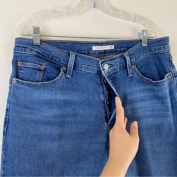 Women’s Levi’s Wedgie Straight Jeans - Picture 3 of 10